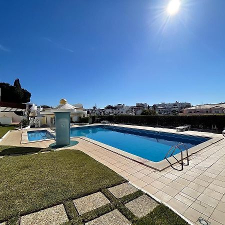 Relaxing 2 Bedroom House 5 Minutes Away From Vilamoura Marina Quarteira Eksteriør bilde