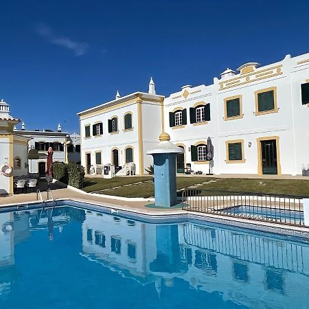 Relaxing 2 Bedroom House 5 Minutes Away From Vilamoura Marina Quarteira Eksteriør bilde