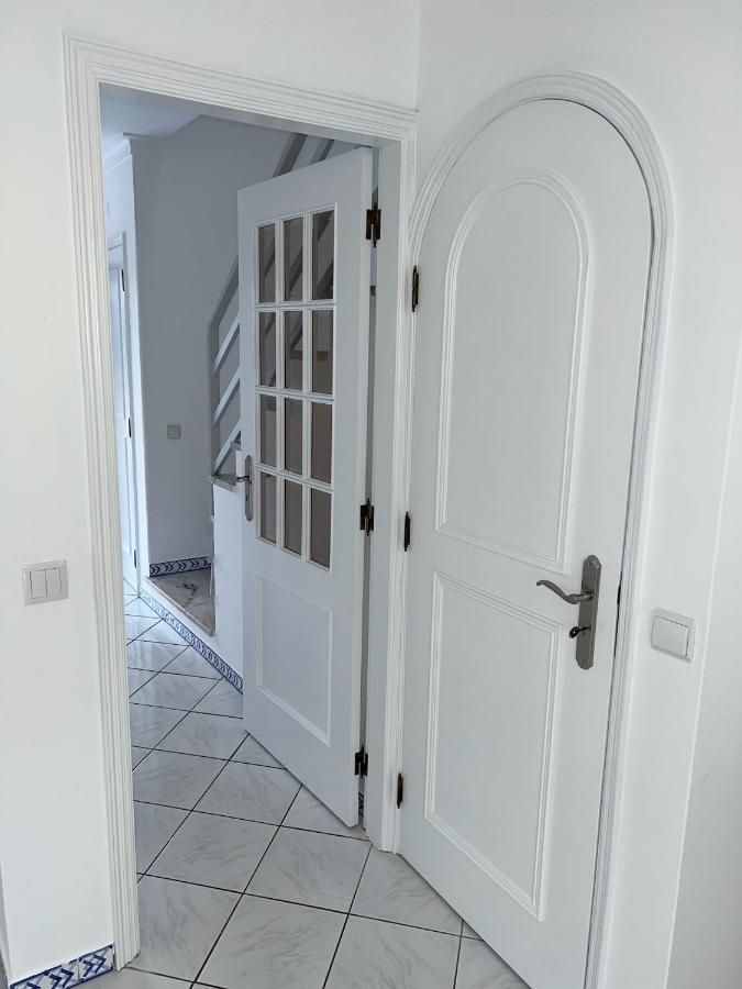 Relaxing 2 Bedroom House 5 Minutes Away From Vilamoura Marina Quarteira Eksteriør bilde