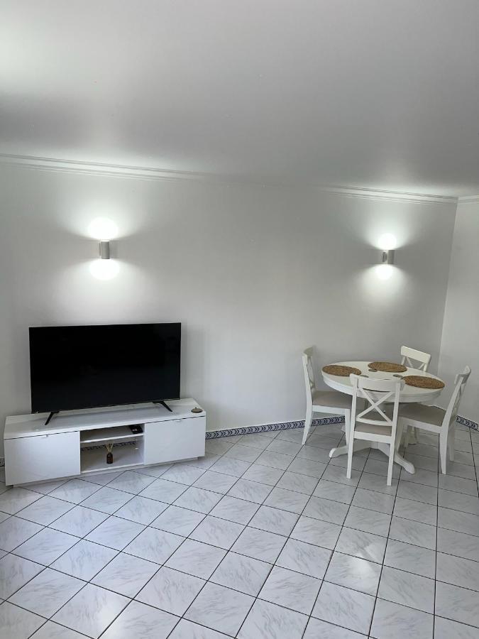 Relaxing 2 Bedroom House 5 Minutes Away From Vilamoura Marina Quarteira Eksteriør bilde