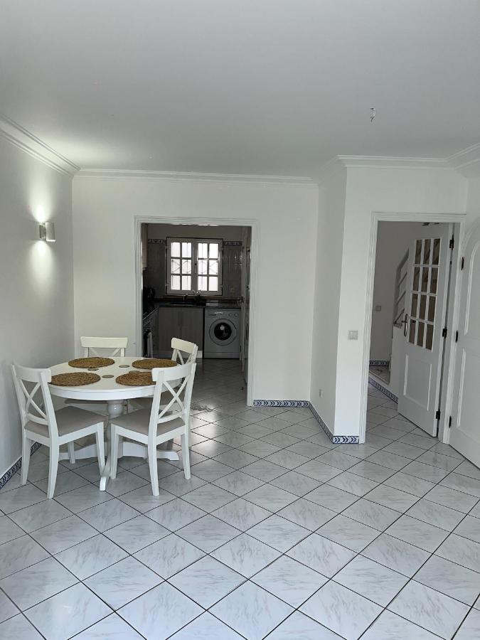 Relaxing 2 Bedroom House 5 Minutes Away From Vilamoura Marina Quarteira Eksteriør bilde