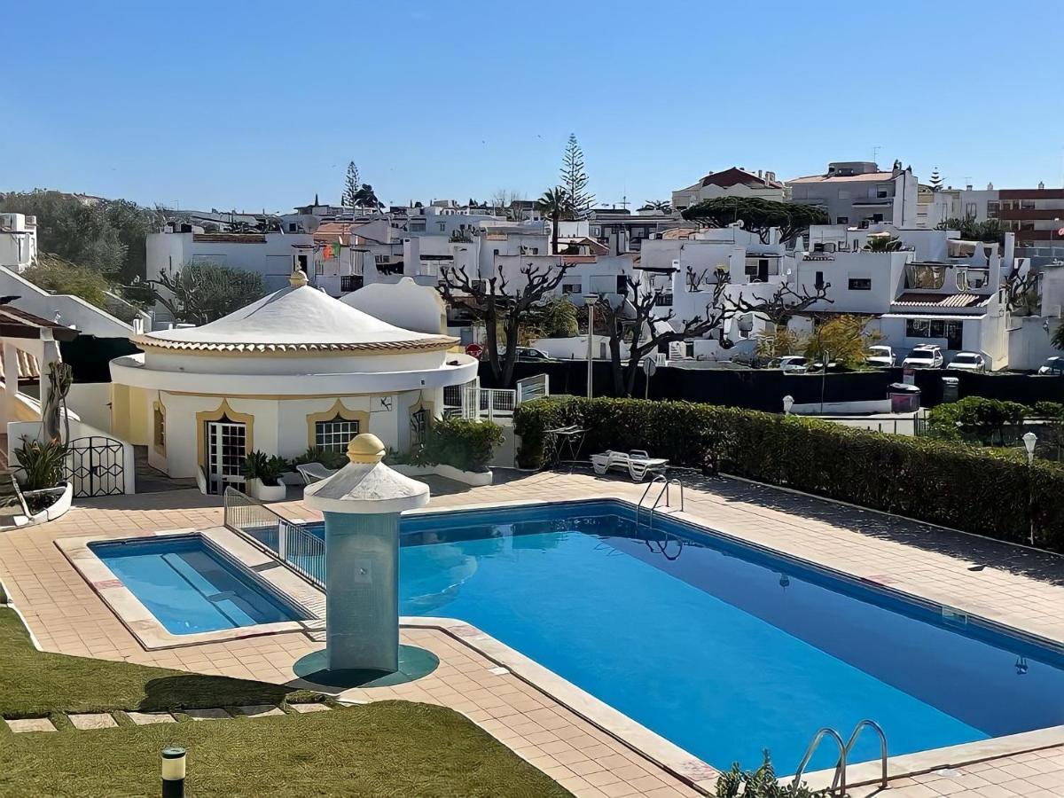Relaxing 2 Bedroom House 5 Minutes Away From Vilamoura Marina Quarteira Eksteriør bilde